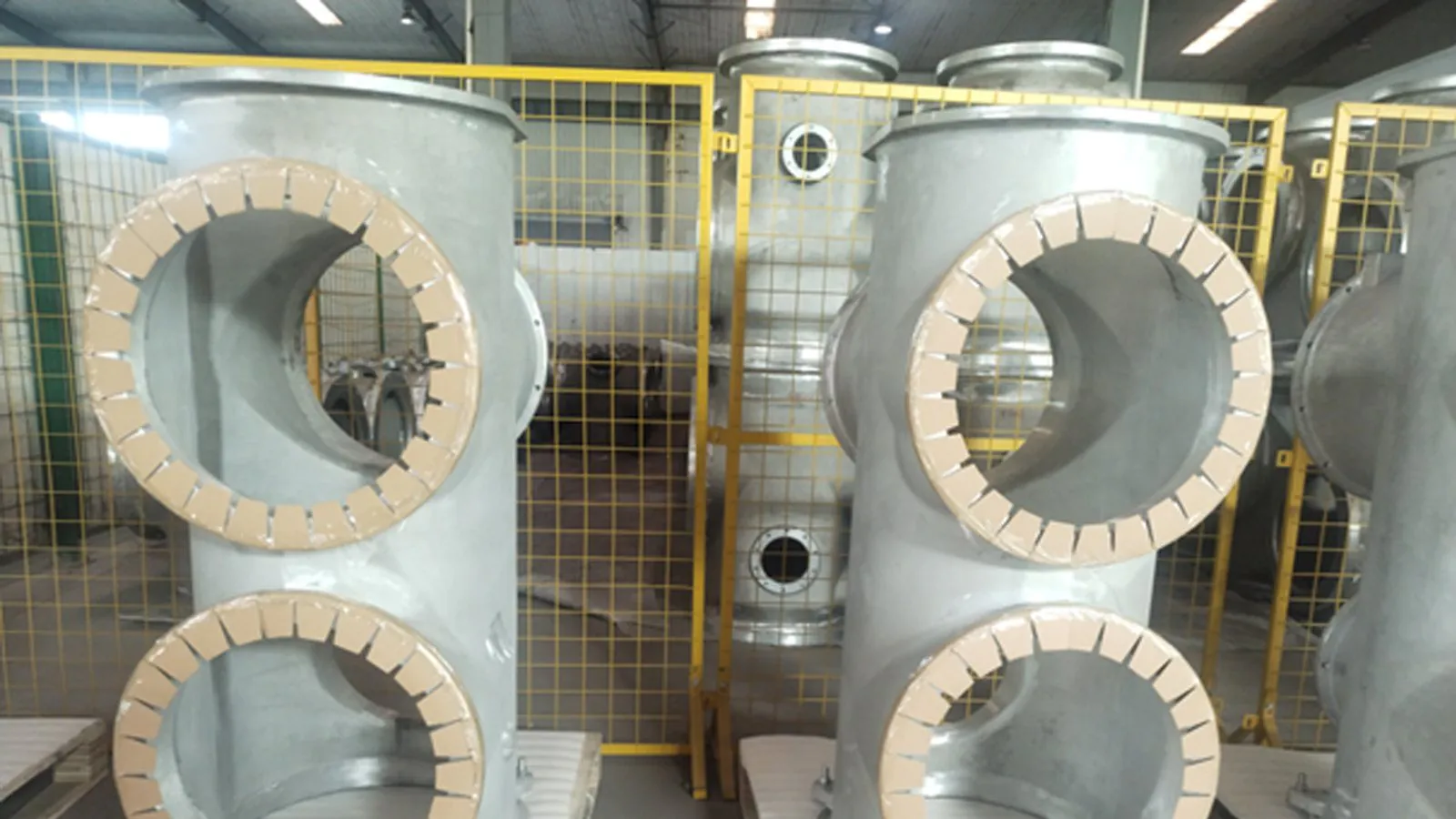 High voltage switchgear housings cast in aluminium